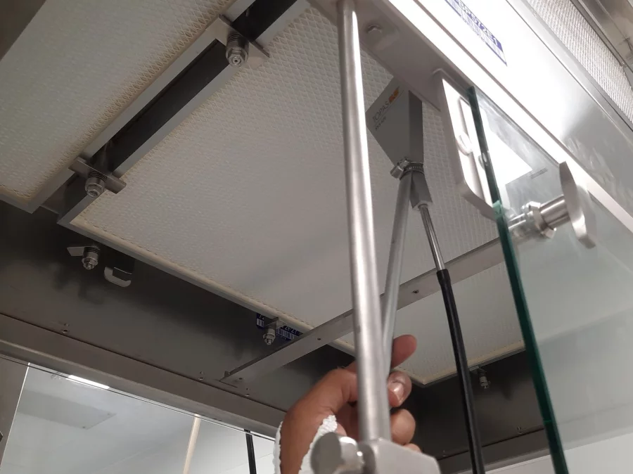 Probe under a HEPA filter