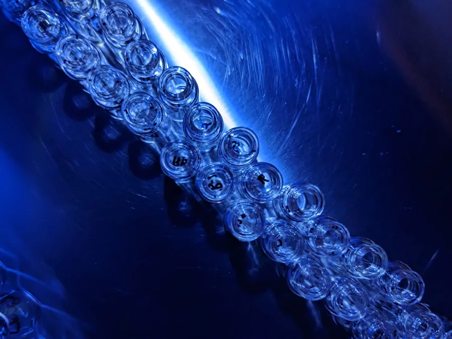 UV inspection of vials
